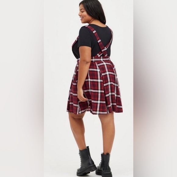 NWT Torrid Mini Skirtall- Suspender Skirt Challis Woven fabric Size 0X or 12 - Picture 2 of 10